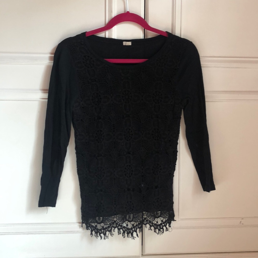 Black 3/4 sleeve with lace front